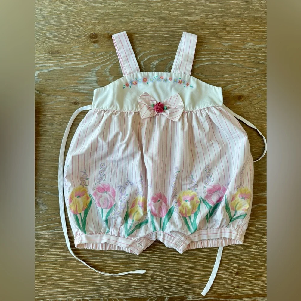 Girls VTG 90s tulip‎ & floral themed bubble pink stripes bow and rose on chest